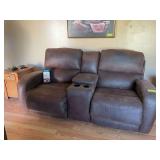 Southern Motion 76” electric double reclining sofa with center console