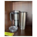 2 Yeti mugs