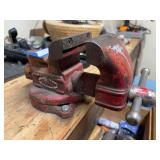 Small table top bench vice Dunlap bring tools to remove