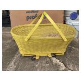 Bassinet with folding legs