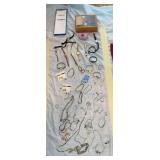 Women’s jewelry includes watches, necklaces, rings, bracelets, jewelry box, etc