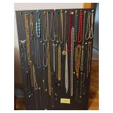 40 +\- Womens necklaces, these have not been sorted
