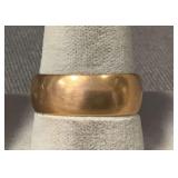Size 9.5 ring marked 14K with sideways W