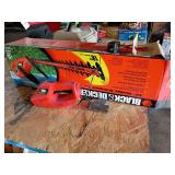 Black & Decker 18” hedge trimmer and pruner