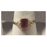 Size 7.75 ring marked 14K GE Does have small stones missing on sides