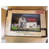 Piko White  Barn No 62120 NIB