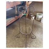 Tri legged plant stand