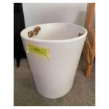 Porcelain oval rope handled waste basket