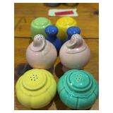 Four pairs S&P shakers
