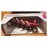 NIB IH 4 bottom plow