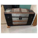 Humpback trunk 17 x 30 x 19H