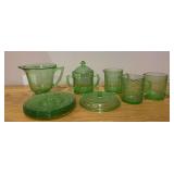 Various pieces green depression glass