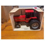 NIB IH 5288 tractor