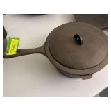 CI 3qt sauce pan w/lid