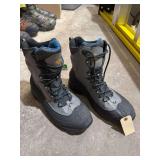 Columbia lace up insulated boots appear New size 11
