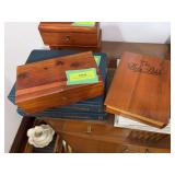 Lane dresser box Dubuque and cedar Holy Bible holder