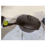Cast iron unmarked #8 deep skillet w/ lid, excellent condition! Lid is marked Volrath Ware