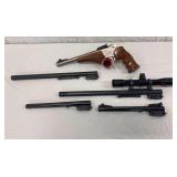Thompson Center Arms 357 mag serial A5259 with four additional barrels and Burriss 5X scope