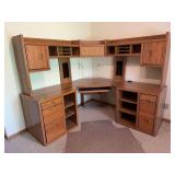 Modern oak corner desk unit Approx 31D x 72O x 65H