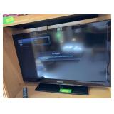 Samsung flatscreen tv w remote LN40C530F1F