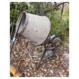 Concrete mixer with motor
