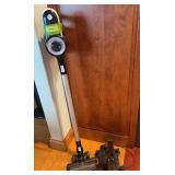 Simplicity upright vacuum