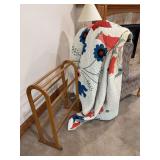 Oak quilt rack with quilted bed spread from Plow & Hearth sz king
