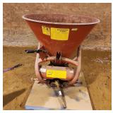 Cosmo 500 3 Pt broadcast Fertilizer spreader, fan is rusted but turns