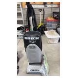 Oreck XL21 vacuum with bags