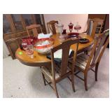 44" round Oak table w/1 18" leaf and 5 t back antique oak chairs