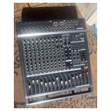 Yamaha EMX 5000 - 12 powered mixer, works great