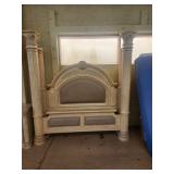 Large Column post bed
