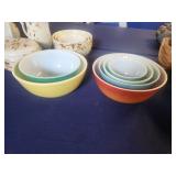Pyrex bowls 