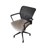 Mesh task chair. Taupe fabric / mesh back