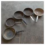 5x Small Skillets
