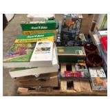 Assorted Garden Fixtures, Contents of Pallet Assorted Garden Fixtures, Contents of Pallet