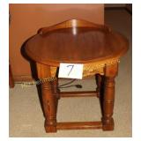 Oak End Table 24' W x 28' D x 23' T