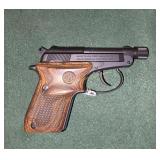 NIB: Berretta Mod 21A, 22 LR, walnut grip,