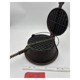 Vintage Griswold No. 8 Cast Iron Waffle Maker