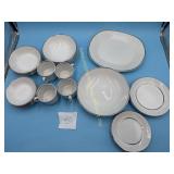 International Ironstone Dish Set, 6 Dessert