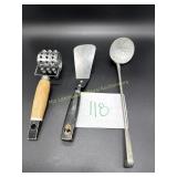 Vintage 3 Kitchen utensils