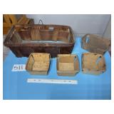 Primitive Large Berry crate with 4 small baskets