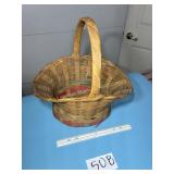 Vintage bonnet style basket