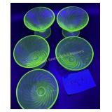 Uranium Green Dessert Dishes (5 Pieces Total)