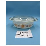 Vintage #043 Pyrex 1 1/2qt. with lid Casserole