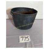 Cast Iron kettle, hole in bottom, #8, 3 leg with