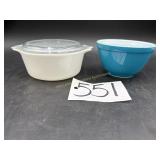 White Pyrex 1 1/2 qt covered dish, #472, Blue