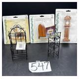 Lot of doll house furniture