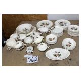 Universal Ballerina set of dishes, Moss Rose  60