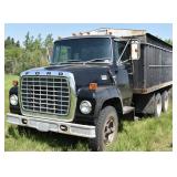 1975 Ford L700 Tag Axle Grain Truck 15ft. Steel